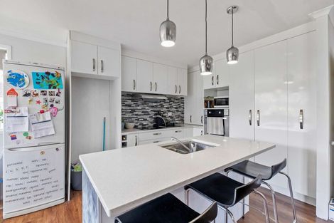 Photo of property in 26 Sunline Avenue, Massey, Auckland, 0614