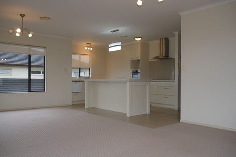 Photo of property in 24 Armstrong Farm Drive, East Tamaki Heights, Auckland, 2016