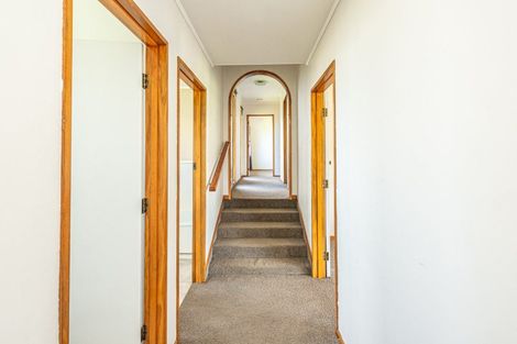 Photo of property in 16 Swinbourne Street, Waverley, 4510