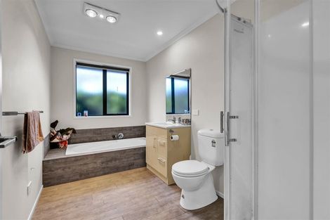 Photo of property in 3 Jules Crescent, Bell Block, New Plymouth, 4312