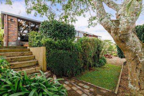 Photo of property in 20 Sequoia Grove, Merrilands, New Plymouth, 4312