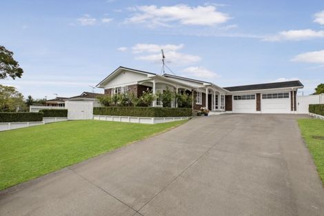 Photo of property in 70 Ray Small Drive, Pahurehure, Papakura, 2113