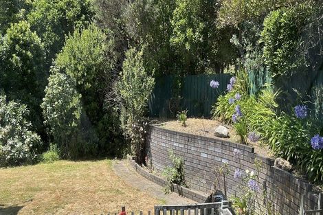 Photo of property in 11 Kinnel Grove, Papakowhai, Porirua, 5024