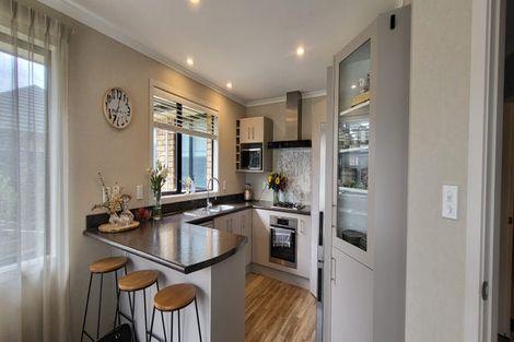 Photo of property in 16 Chestnut Close, Kelvin Grove, Palmerston North, 4414