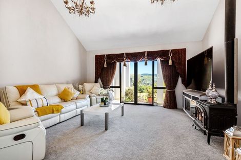 Photo of property in 40 Bing Lucas Drive, Tawa, Wellington, 5028