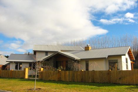Photo of property in 27 Sylvan Street, Lake Hayes, Queenstown, 9304
