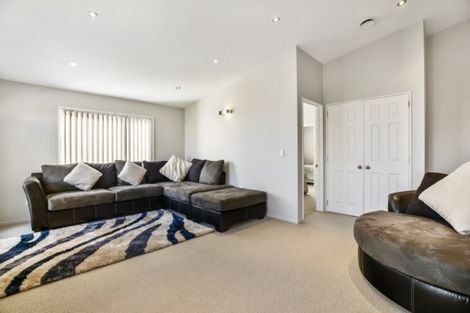 Photo of property in 33 Agapanthus Place, Flat Bush, Auckland, 2016