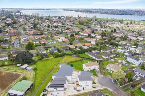 Photo of property in 5b Kahu Road, Paremata, Porirua, 5024