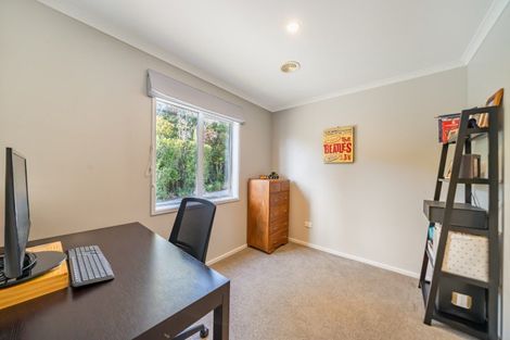 Photo of property in 29 Mt Marua Drive, Timberlea, Upper Hutt, 5018