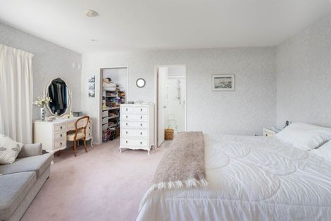 Photo of property in 25 Hawai Street, Two Mile Bay, Taupo, 3330