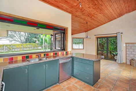 Photo of property in 4 Vela Place, Clarks Beach, 2122