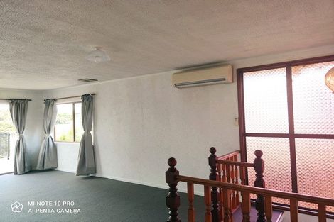 Photo of property in 81 Chivalry Road, Glenfield, Auckland, 0629