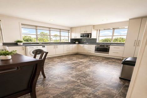 Photo of property in 11 Lynton Road, Bucklands Beach, Auckland, 2012
