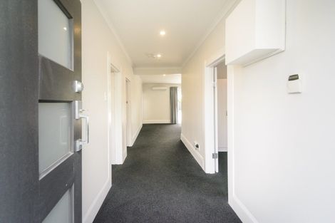 Photo of property in 11 Shamrock Street, Takaro, Palmerston North, 4412