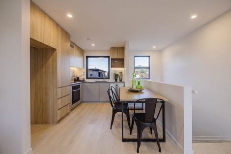 Photo of property in 10 Kaaramuramu Lane, Mangere Bridge, Auckland, 2022