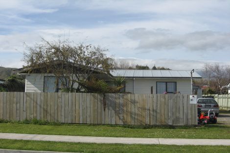 Photo of property in 16 Rata Street, Tokomaru, Palmerston North, 4474