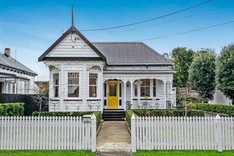 Photo of property in 12 Cross Street, Regent, Whangarei, 0112