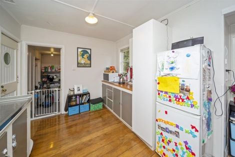 Photo of property in 2 Gladstone Street, Hawera, 4610