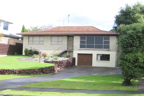 Photo of property in 4 Baringa Place, Botany Downs, Auckland, 2010
