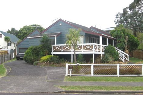 Photo of property in 12 Sunward Rise, Glenfield, Auckland, 0629