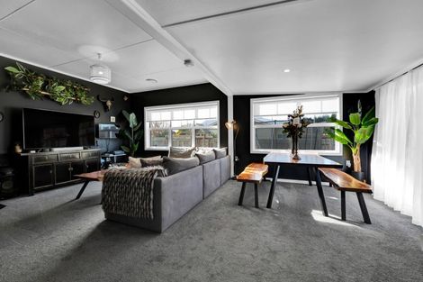 Photo of property in 19 Rosalind Street, Stratford, 4332