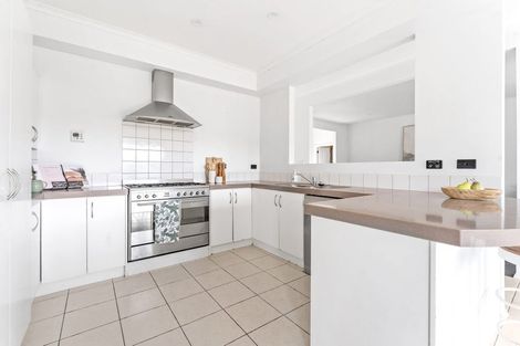 Photo of property in 42 Parkwood Crescent, Gulf Harbour, Whangaparaoa, 0930