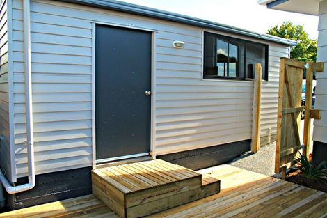 Photo of property in 1/8 Benchmark Drive, Massey, Auckland, 0614