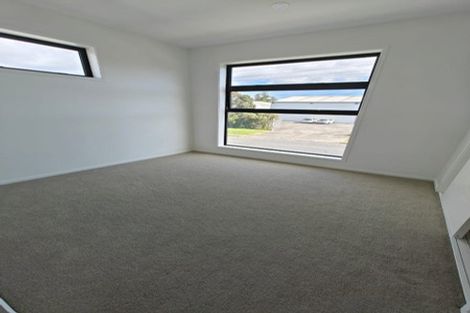 Photo of property in 150 Mcleod Road, Te Atatu South, Auckland, 0610