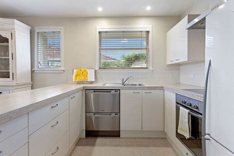 Photo of property in 2 Hudson Street, Bryndwr, Christchurch, 8053