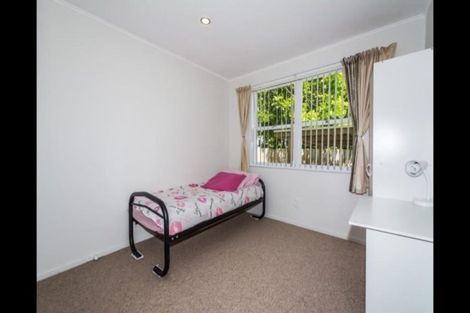 Photo of property in 30c Pinedale Place, Henderson, Auckland, 0610