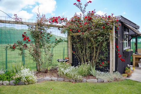 Photo of property in 56 Mickell Road, Hautere, Otaki, 5582