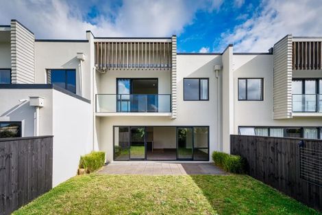 Photo of property in 61 Hayfield Way, Karaka, Papakura, 2113