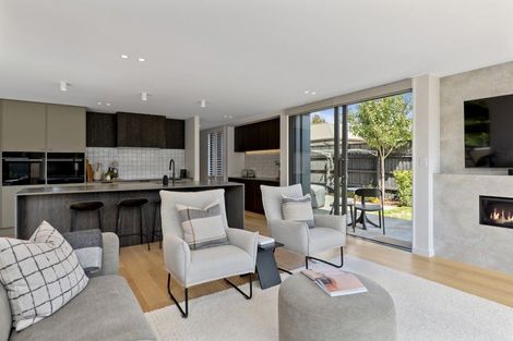 Photo of property in 2/105 Tomes Road, St Albans, Christchurch, 8052