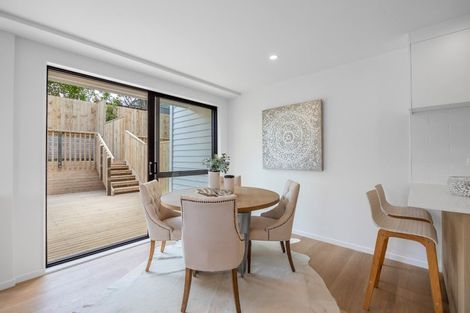 Photo of property in 7/11 Rengarenga Rise, Fairview Heights, Auckland, 0632