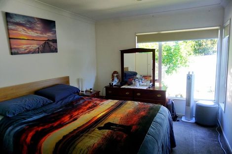 Photo of property in 2/13 Markham Place, Bucklands Beach, Auckland, 2012