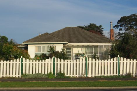 Photo of property in 381 Hobsonville Road, Hobsonville, Auckland, 0618