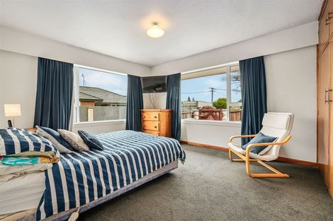 Photo of property in 6 Daniels Road, Redwood, Christchurch, 8051