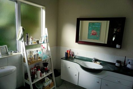 Photo of property in 2/13 Markham Place, Bucklands Beach, Auckland, 2012