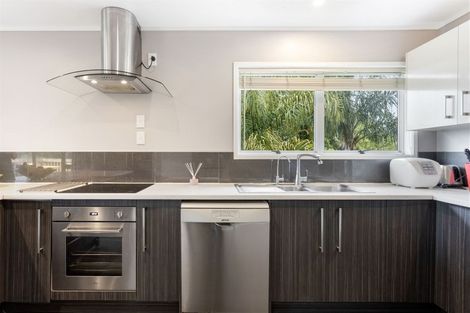 Photo of property in 4 Metcalfe Road, Ranui, Auckland, 0612