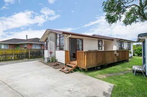 Photo of property in 207 Robertson Road, Mangere East, Auckland, 2024