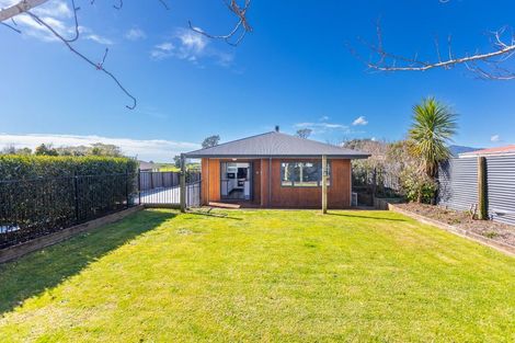 Photo of property in 15a Carthew Street, Okato, 4335