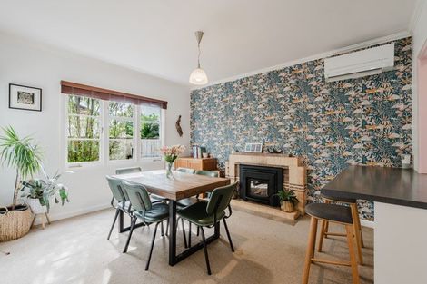 Photo of property in 37 Storey Avenue, Forest Lake, Hamilton, 3200