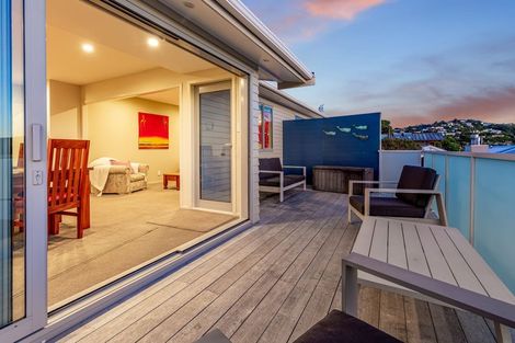 Photo of property in 5 Beach Road, Plimmerton, Porirua, 5026