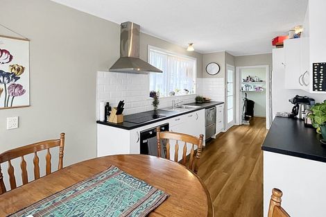 Photo of property in 1 Firth Place, Awapuni, Palmerston North, 4412