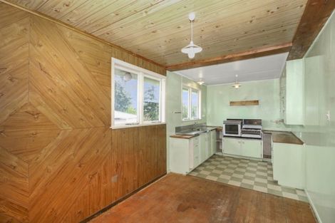 Photo of property in 44 Endeavour Street, Marfell, New Plymouth, 4310