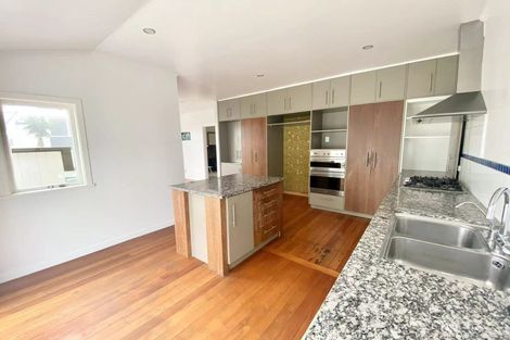 Photo of property in 7 Seaside Avenue, Waterview, Auckland, 1026
