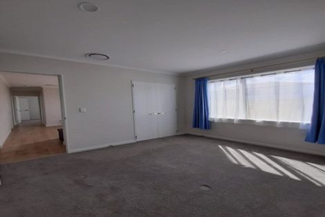 Photo of property in 21 Hakinakina Drive, Flat Bush, Auckland, 2019