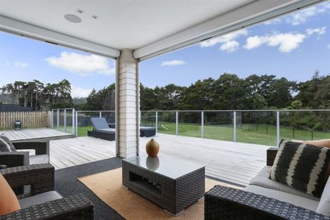 Photo of property in 21 Kahika Grove, Huapai, Kumeu, 0810