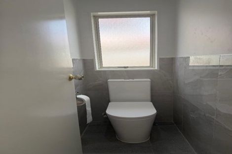 Photo of property in 15 Millstream Drive, Henderson, Auckland, 0610