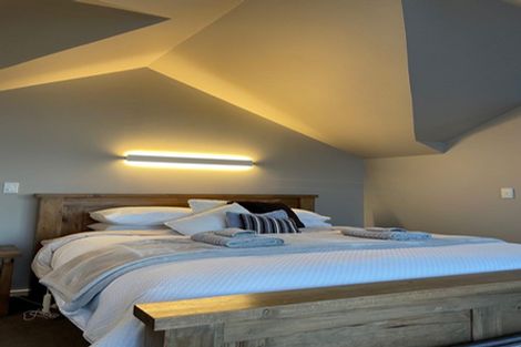 Photo of property in 17 Palliser Road, Roseneath, Wellington, 6011